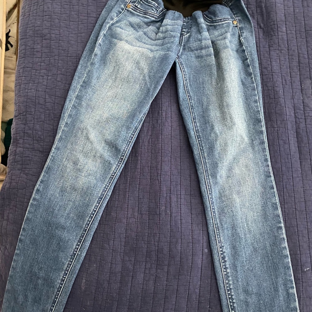 Postpartum bounce back jeans motherhood maternity